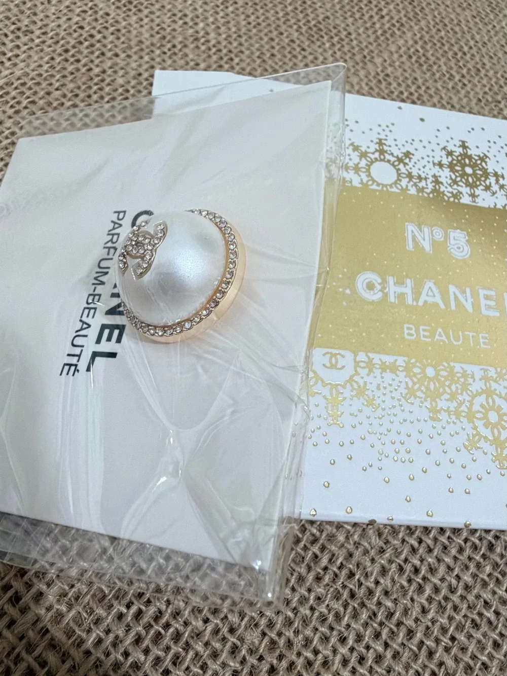 CHANEL VIP GIFT White Pearl-Look Button Pin with Gold and Crystal Accents